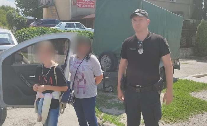 42-річна кам'янчанка викрала айфон у 13-річної дівчинки