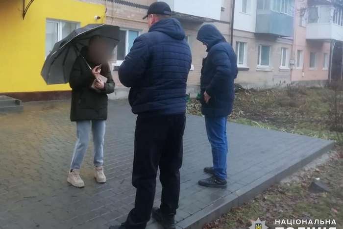 На Кам'янеччині виявили пакунок з наркотиками у 21-річної мешканки