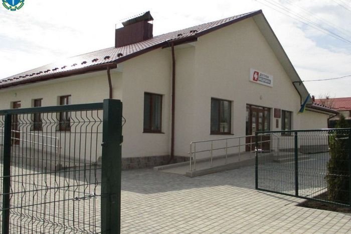 Викрито спільників, які наживалися на будівництві амбулаторій на Кам’янеччині