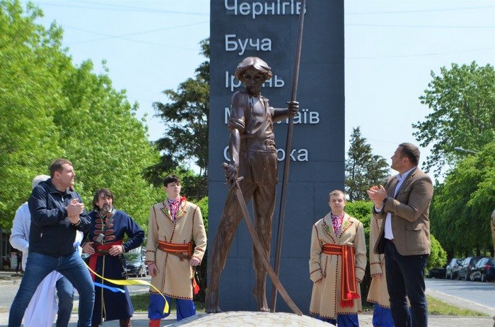 У Кам’янці-Подільському встановили скульптуру джури