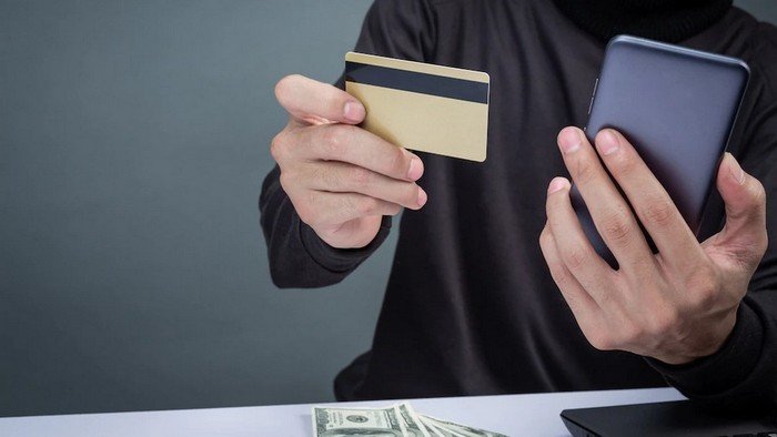 Шахраї ошукали 6 жителів Кам'янеччини майже на 123 тисячі гривень