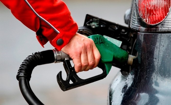 Бензин та автогаз в Україні подешевшали: що буде з цінами на пальне далі