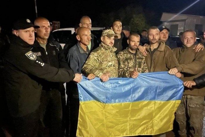 З полону звільнено захисників, які родом із Хмельниччини