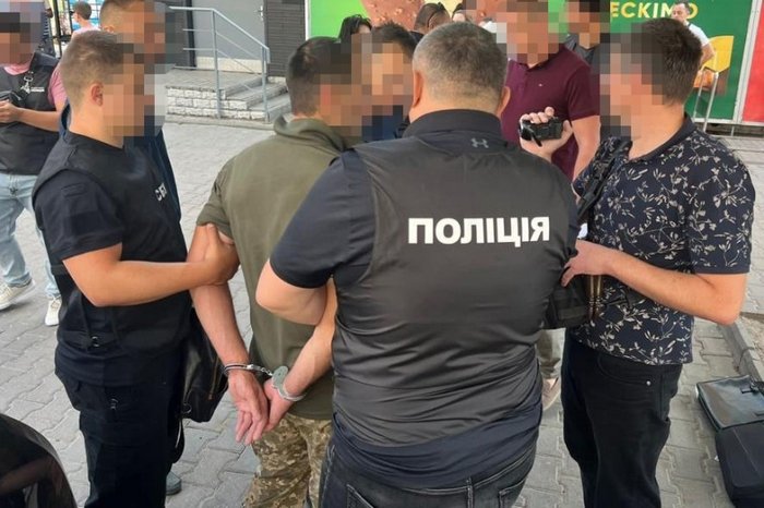 На Хмельниччині затримали військового ТЦК за хабарництво