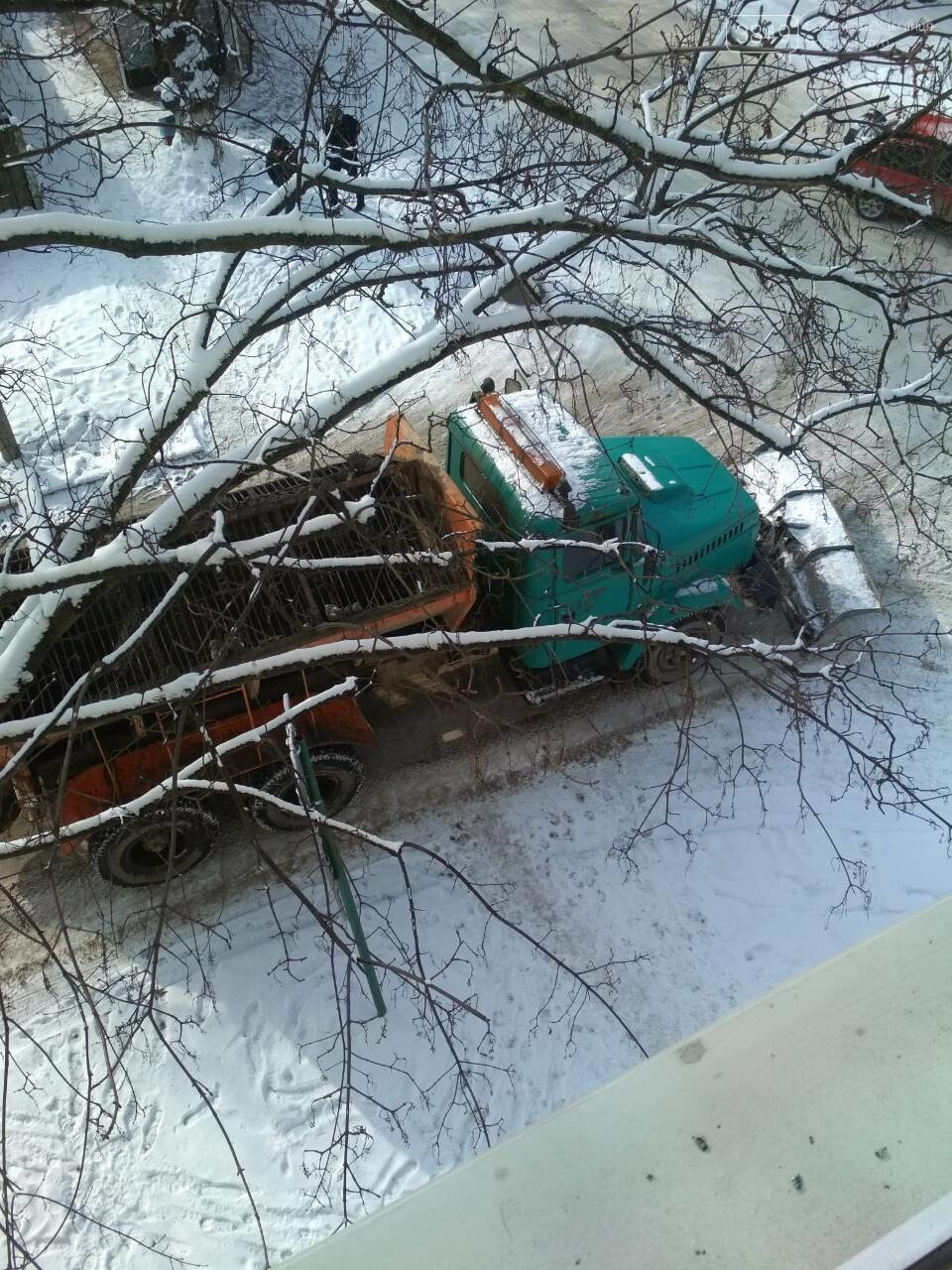 За ніч на дороги Кам'янця висипано 160 т протиожеледної су..., фото-1 За ніч на дороги Кам'янця висипано 160 т протиожеледної суміші (Оновлено), фото-1