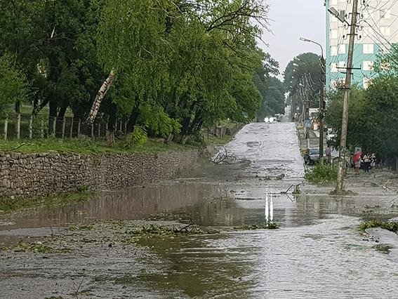 На території Хмельницької області знеструмлені 35 населених..., фото-2 На території Хмельницької області знеструмлені 35 населених пунктів, фото-2