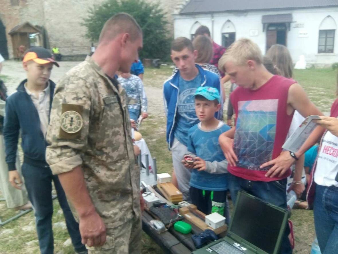 Військовослужбовці Центру розмінування провели показові за..., фото-9 Військовослужбовці Центру розмінування провели показові заняття з мінної безпеки, фото-9
