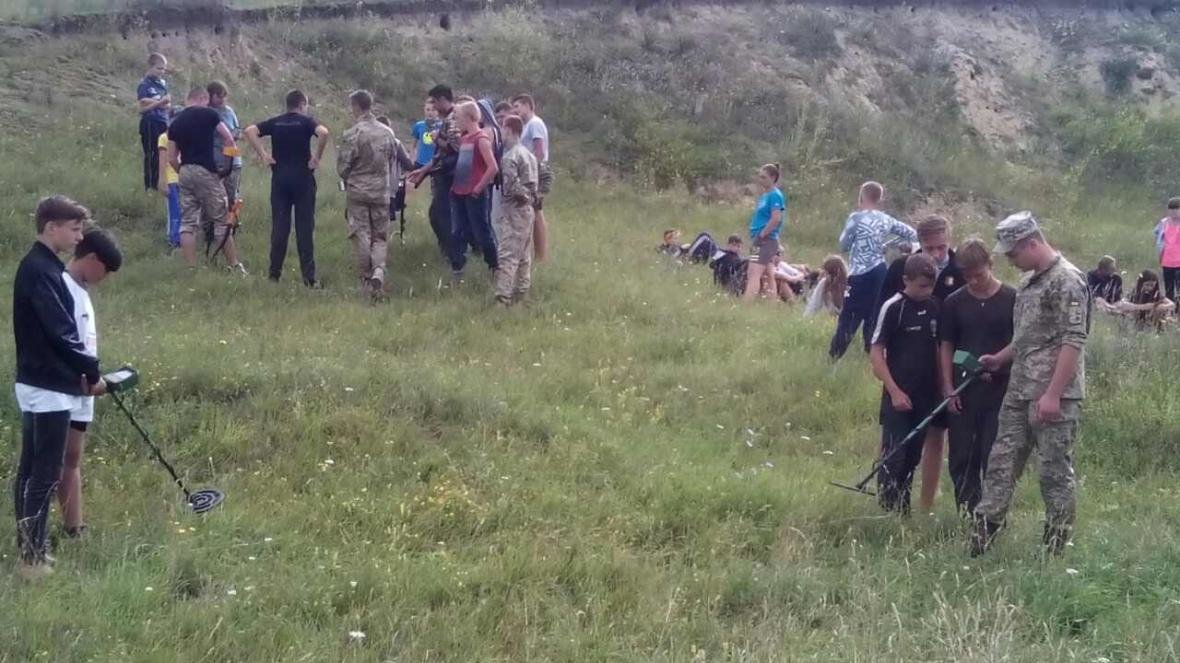 Військовослужбовці Центру розмінування провели показові за..., фото-13 Військовослужбовці Центру розмінування провели показові заняття з мінної безпеки, фото-13