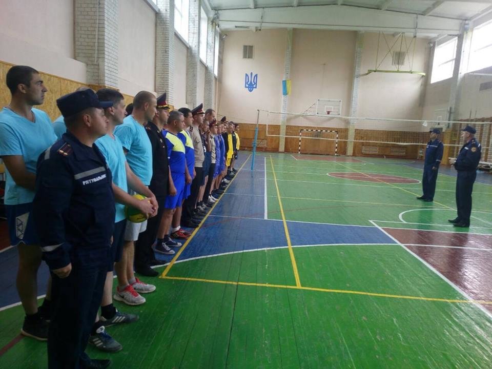 Кам`янецькі рятувальники грали у волейбол і увійшли у фінал..., фото-1 Кам`янецькі рятувальники грали у волейбол і увійшли у фінал турніру, фото-1