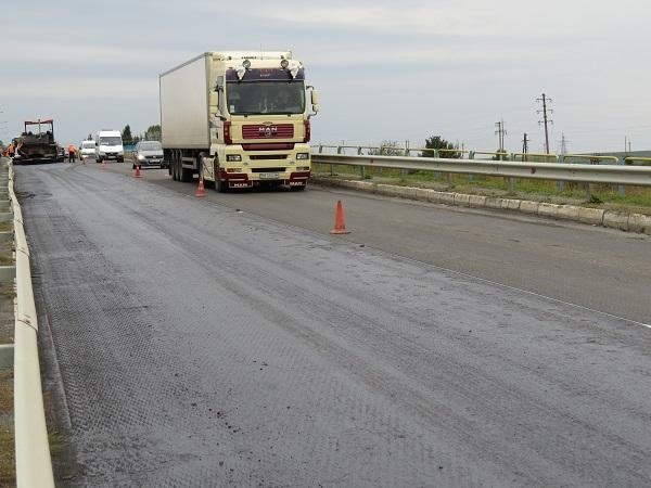 На автодорозі "Т-23-17 Кам’янець-Подільський – Стара Ушиця"..., фото-3 На автодорозі "Т-23-17 Кам’янець-Подільський – Стара Ушиця" ведеться поточний ремонт, фото-3