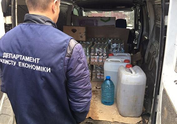 У Хмельницькій області виявлено понад 2,5 тисячі пляшок гор..., фото-3 У Хмельницькій області виявлено понад 2,5 тисячі пляшок горілчаного фальсифікату, фото-3