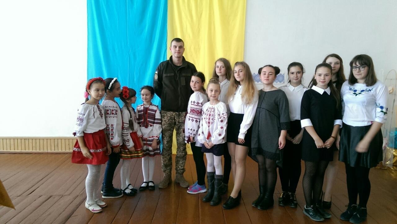 Військові Центру розмінування присвятили тиждень дитячому..., фото-1 Військові Центру розмінування присвятили тиждень дитячому патріотичному вихованню, фото-1