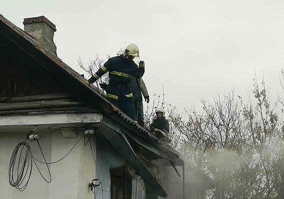 На Хмельниччині син підпалив хату матері, фото-1 На Хмельниччині син підпалив хату матері, фото-1