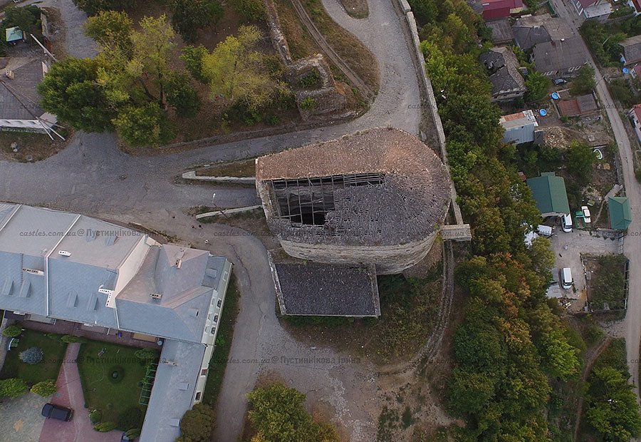 Гончарна вежа у Кам'янці засяє уночі, фото-1 Гончарна вежа у Кам'янці засяє уночі, фото-1