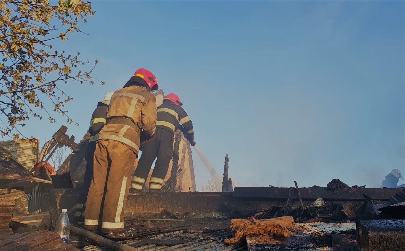 В Ісаківцях горів приватний дачний будинок, фото-3