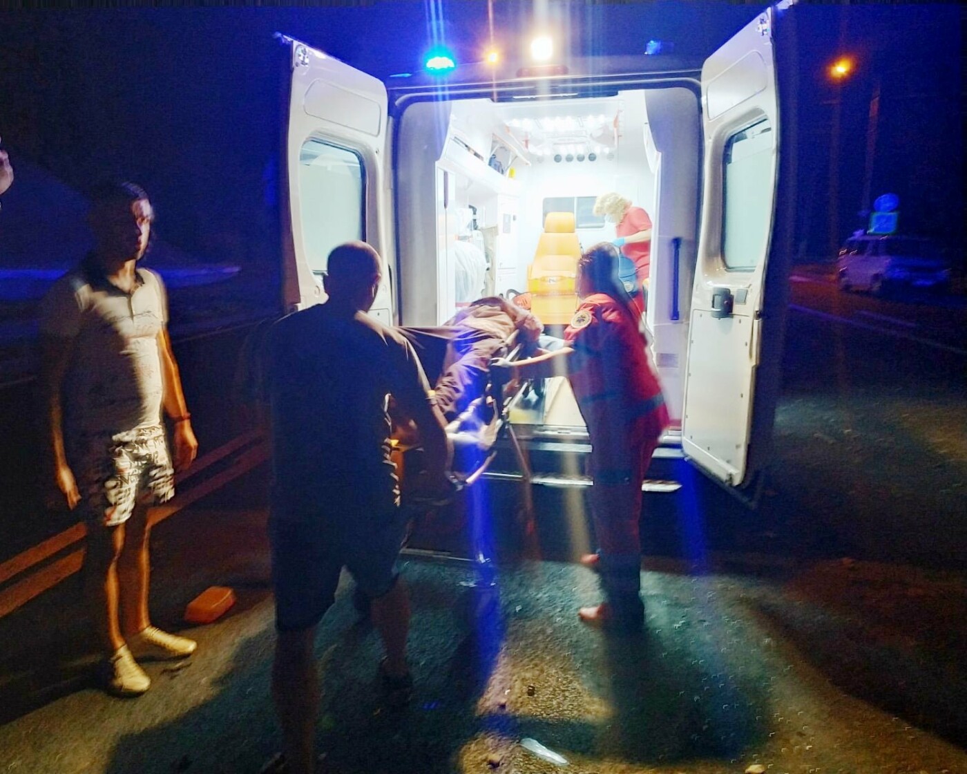 Неподалік Лисогірки вантажівка врізалась в бетонну опору моста , фото-2, Фото: пресслужба порятунку 101 Кам'янця-Подільського