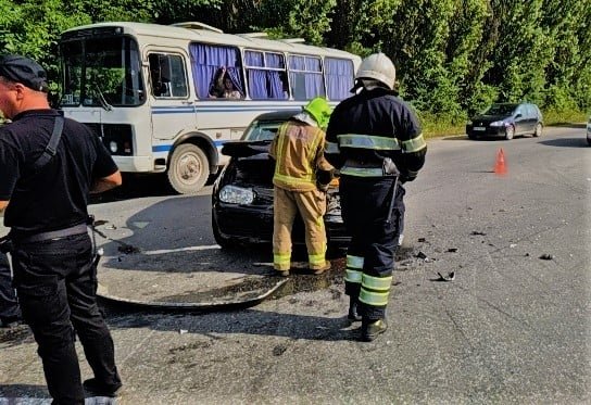 По Хмельницькому шосе зіткнулися дві автівки, фото-1, Фото: пресслужба порятунку 101 Кам'янця-Подільського