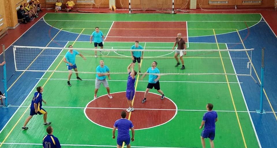 Кам`янецькі рятувальники грали у волейбол і увійшли у фінал турніру Кам`янецькі рятувальники грали у волейбол і увійшли у фінал турніру