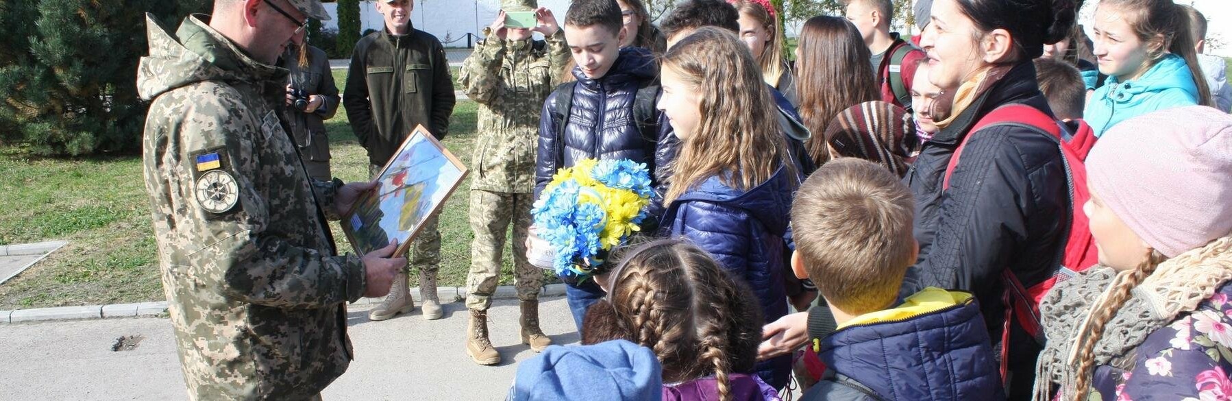 Військові Центру розмінування присвятили тиждень дитячому патріотич... Військові Центру розмінування присвятили тиждень дитячому патріотичному вихованню