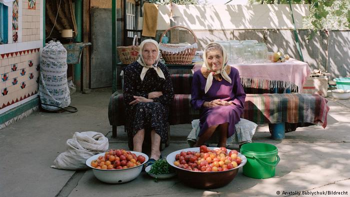 В центральній бібліотеці Кам'янця відбулась презентація фотокниги п... В центральній бібліотеці Кам'янця відбулась презентація фотокниги про одне із сіл Кам'янеччини
