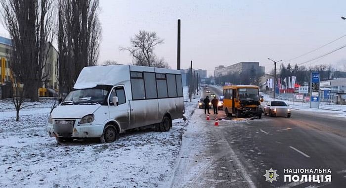 У Кам’янці-Подільському зіткнулися маршрутні автобуси