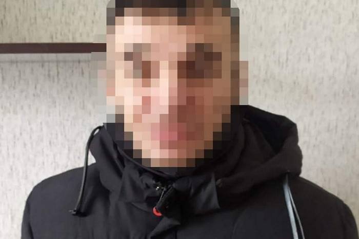 Кам'янецькі слідчі оголосили про підозру шахраєві, який працював за схемою 