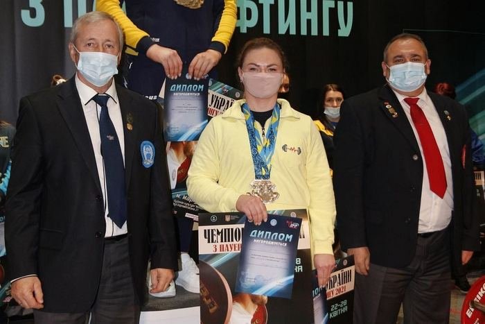 Кам'янчанки встановили рекорди на чемпіонаті з пауерліфтингу 