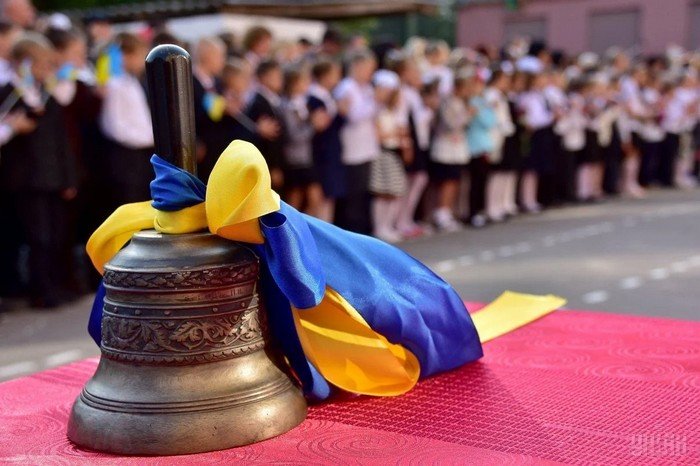 Стало відомо, коли завершиться навчальний рік у кам'янецьких школярів