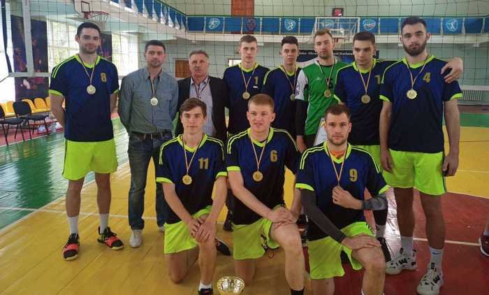 Збірна команда кам'янецького вишу — срібні призери з волейболу 