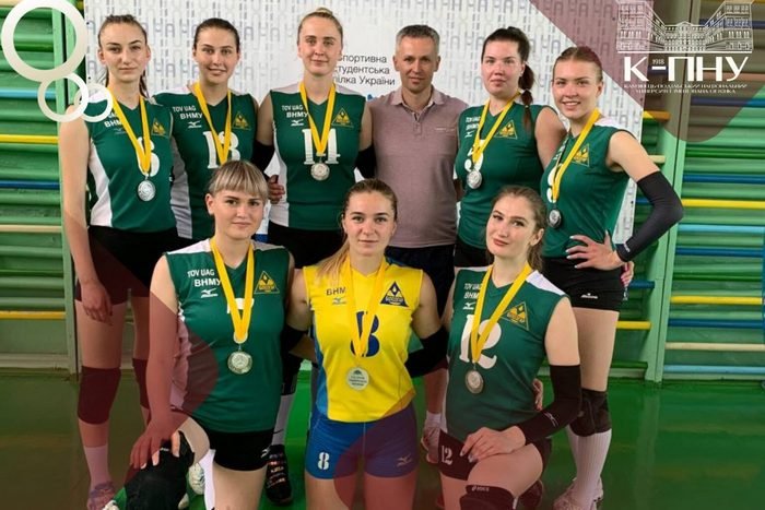 Збірна жіноча команда кам'янецького вишу – призери літньої Універсіади з волейболу